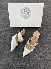 new season pointed heel shoes