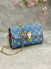 LV Pochette Camille