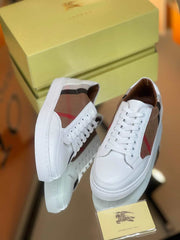 Burbary new white shoes