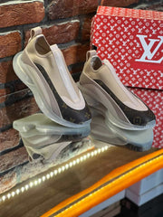 LV light sheer shoes