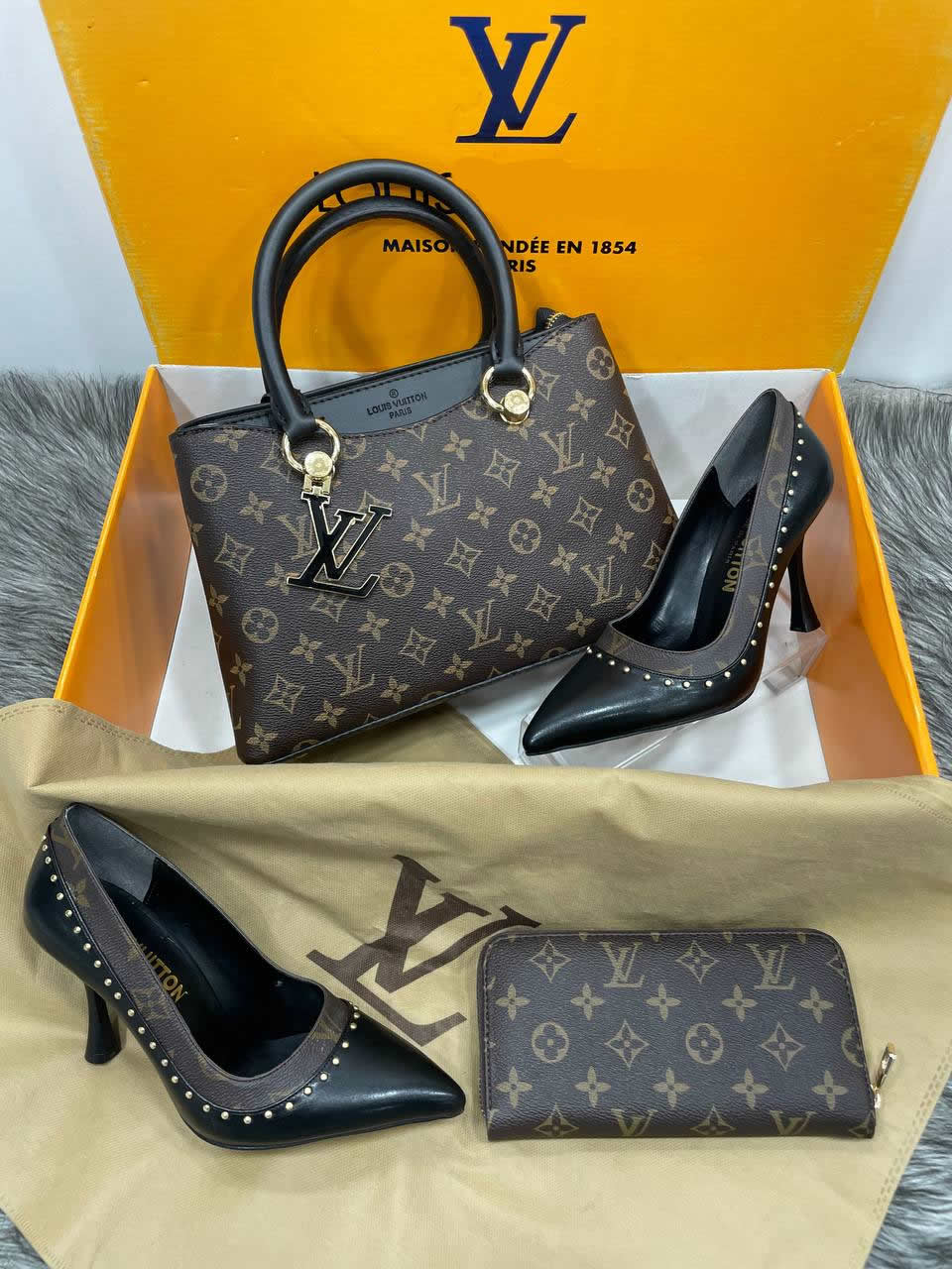 New season LV high heels nice bag sets