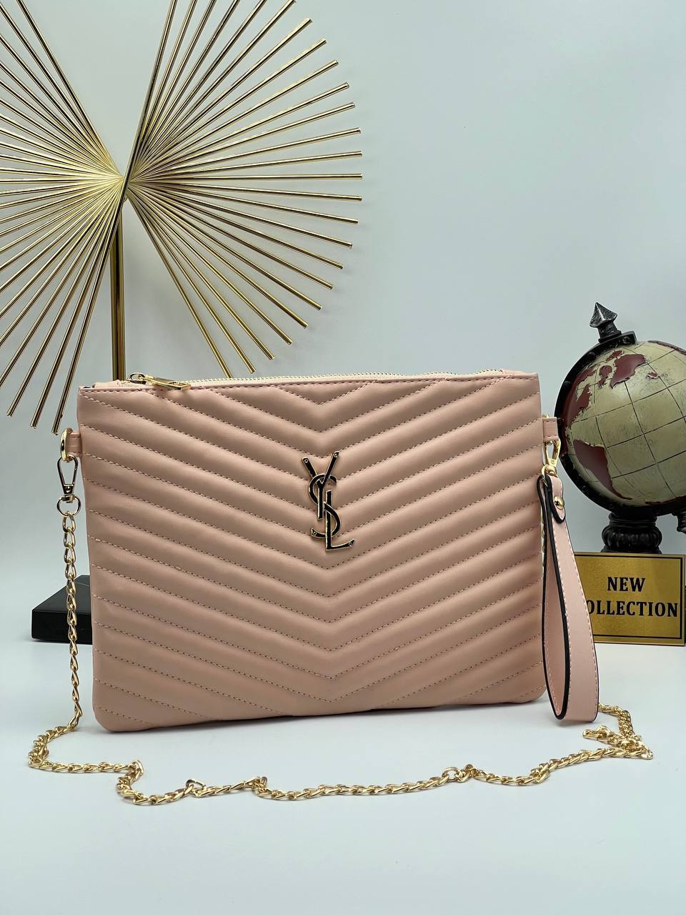 YSL clutch Model