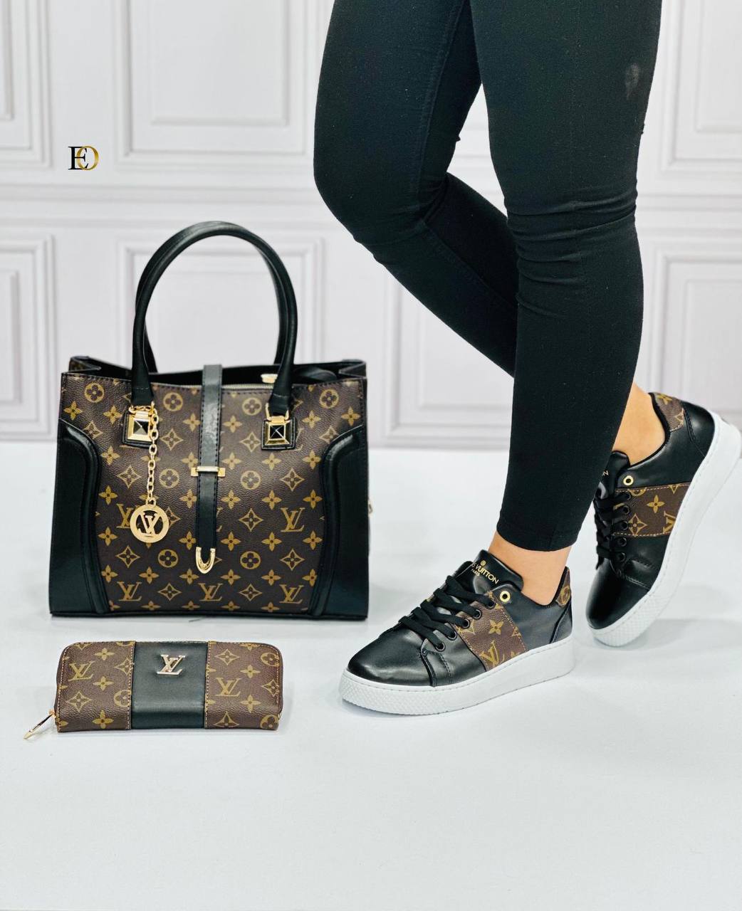 light LV patterned black shoe bag set