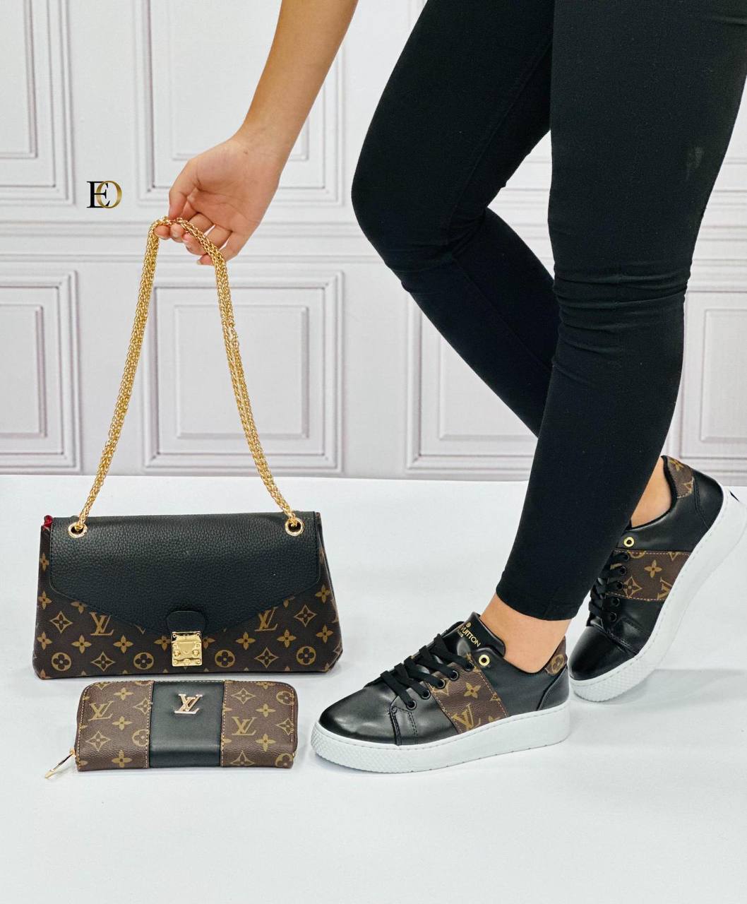 light LV patterned black shoe bag set