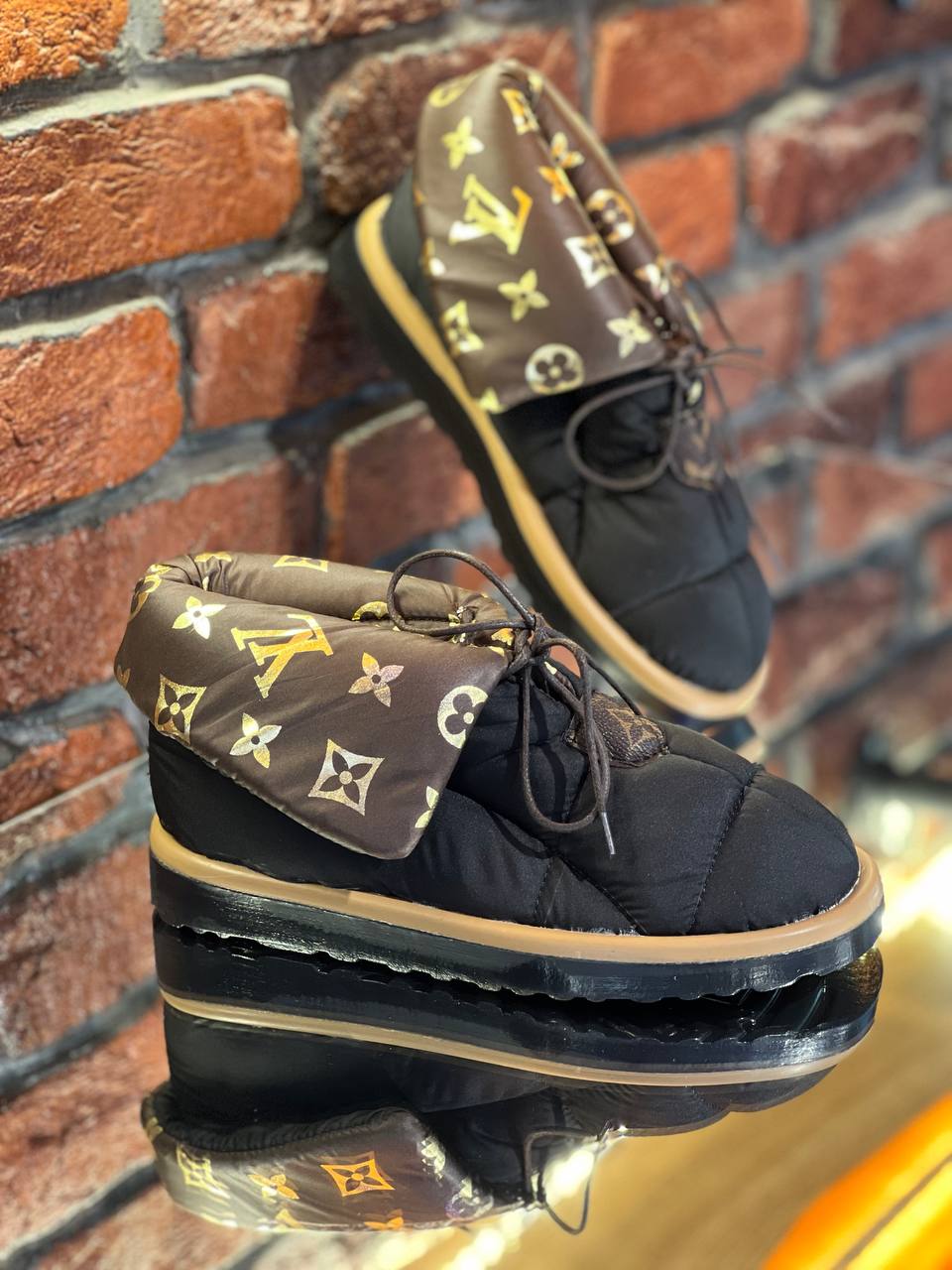 LV patterned lace-up women's shoes