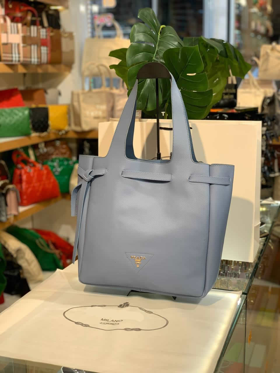 New season shoulder and hand bags