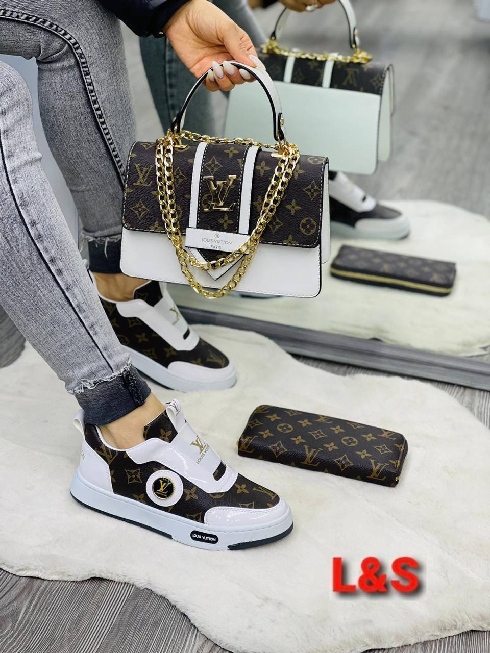 LV patterned shoe bag sets