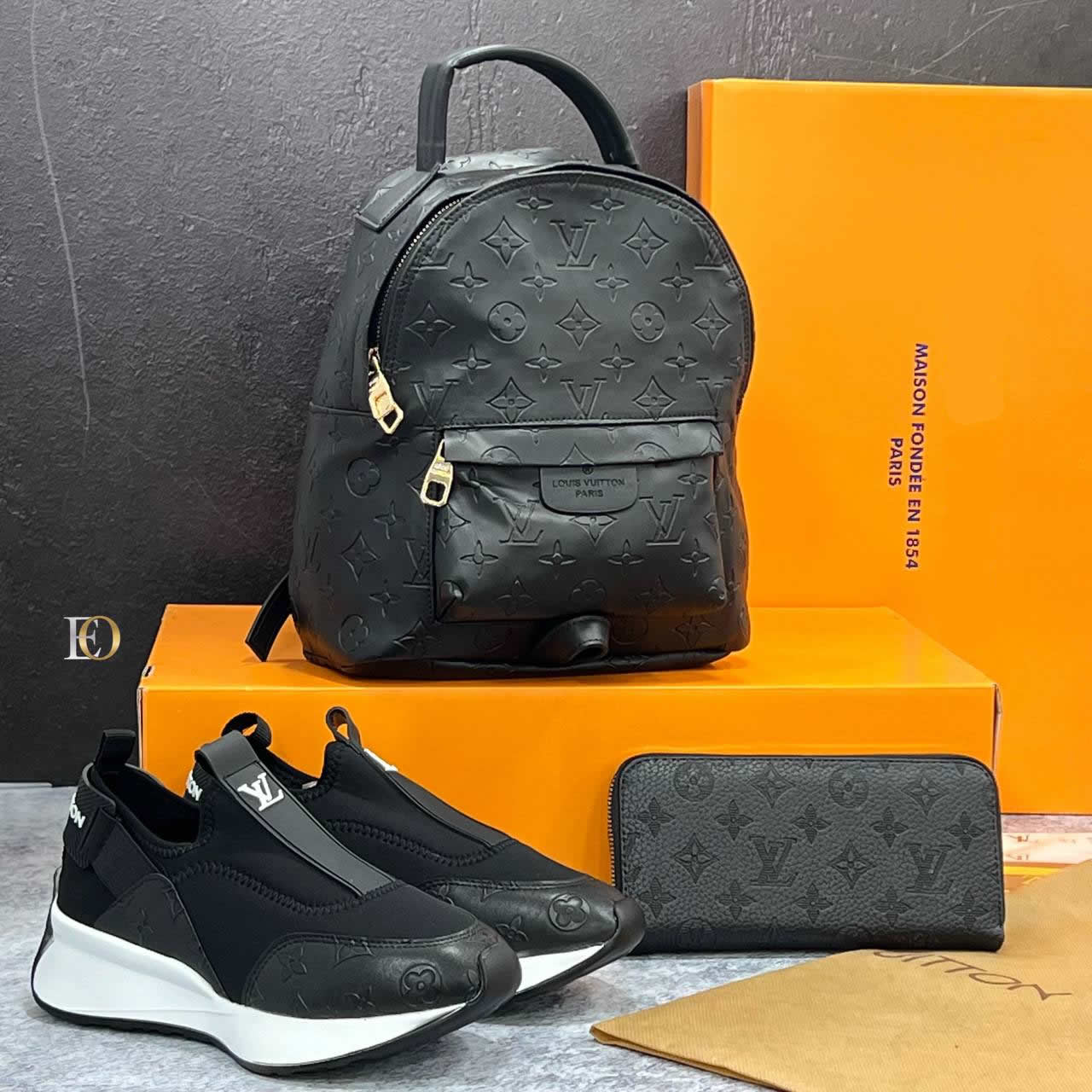 LV sports style shoe bag set