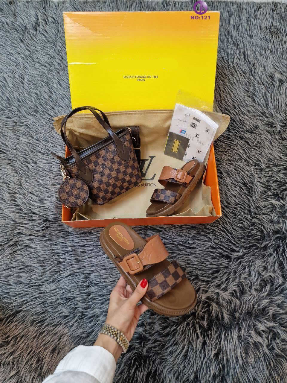 LV patterned slipper bag set