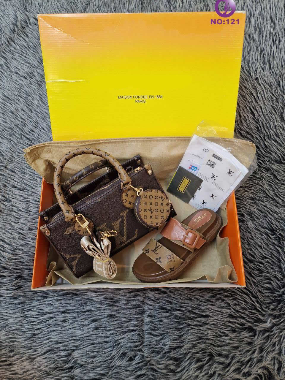 LV patterned slipper bag set