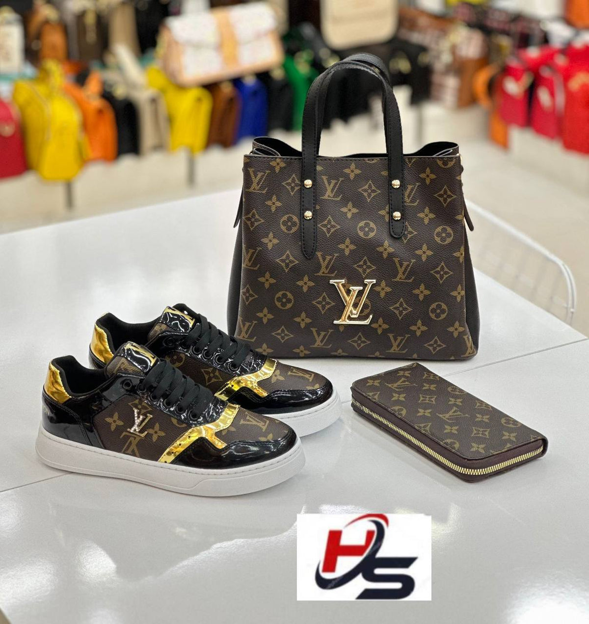 LV light shiny shoe bag set