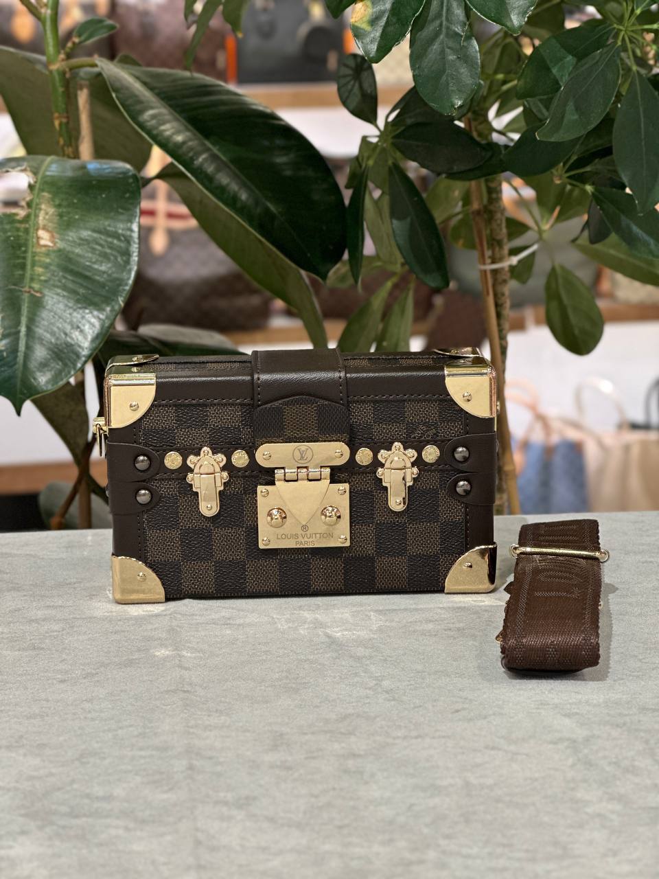 LV PETITE MALLE