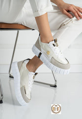 high-soled shoes