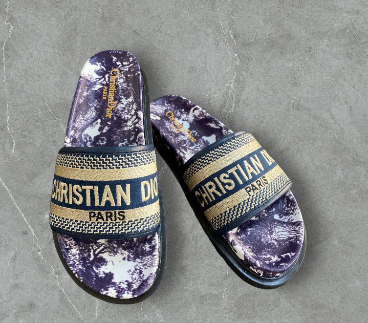 CD slippers
