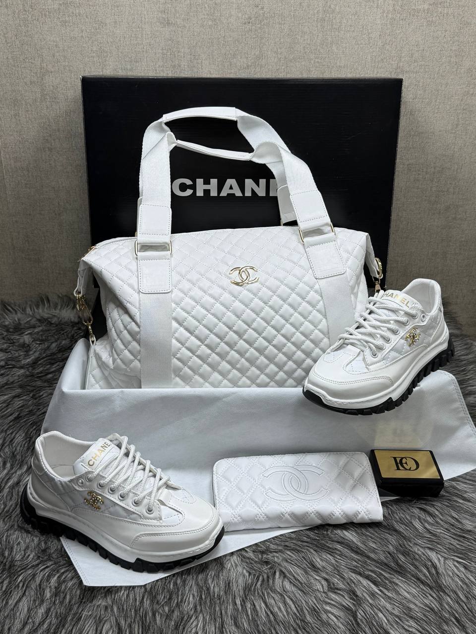 chanal sneaker bag set