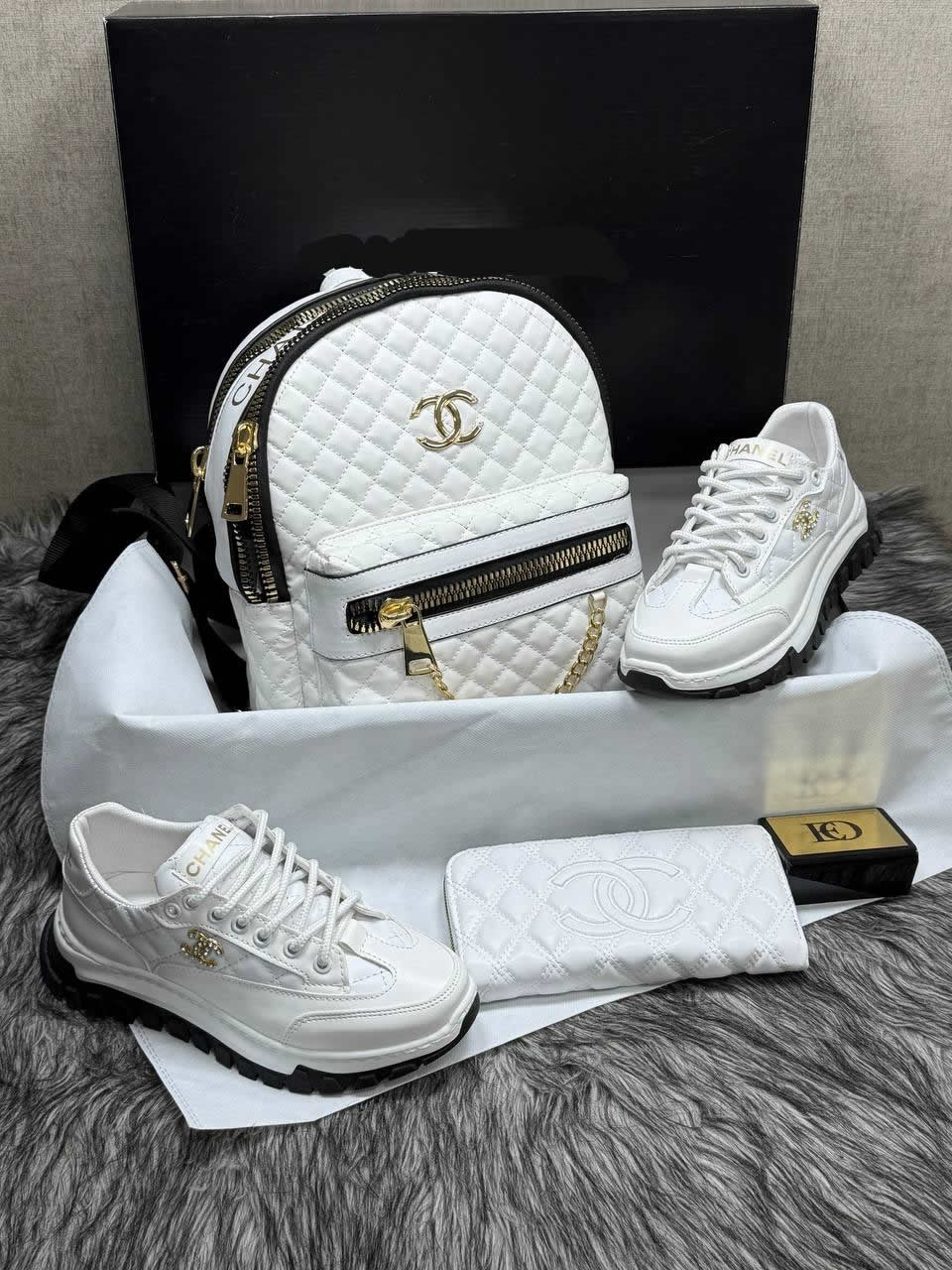 chanal sneaker bag set