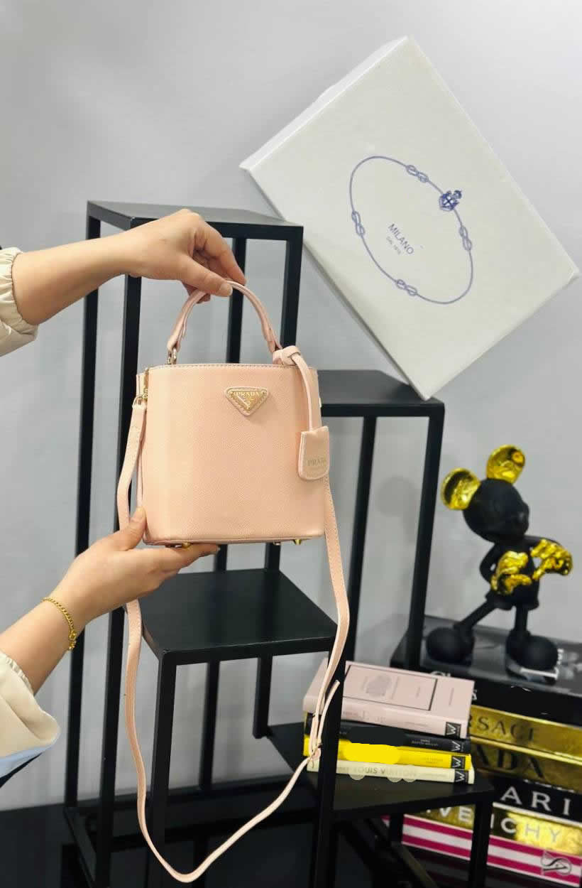 prad bucket model bag