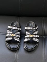 CD new sandals