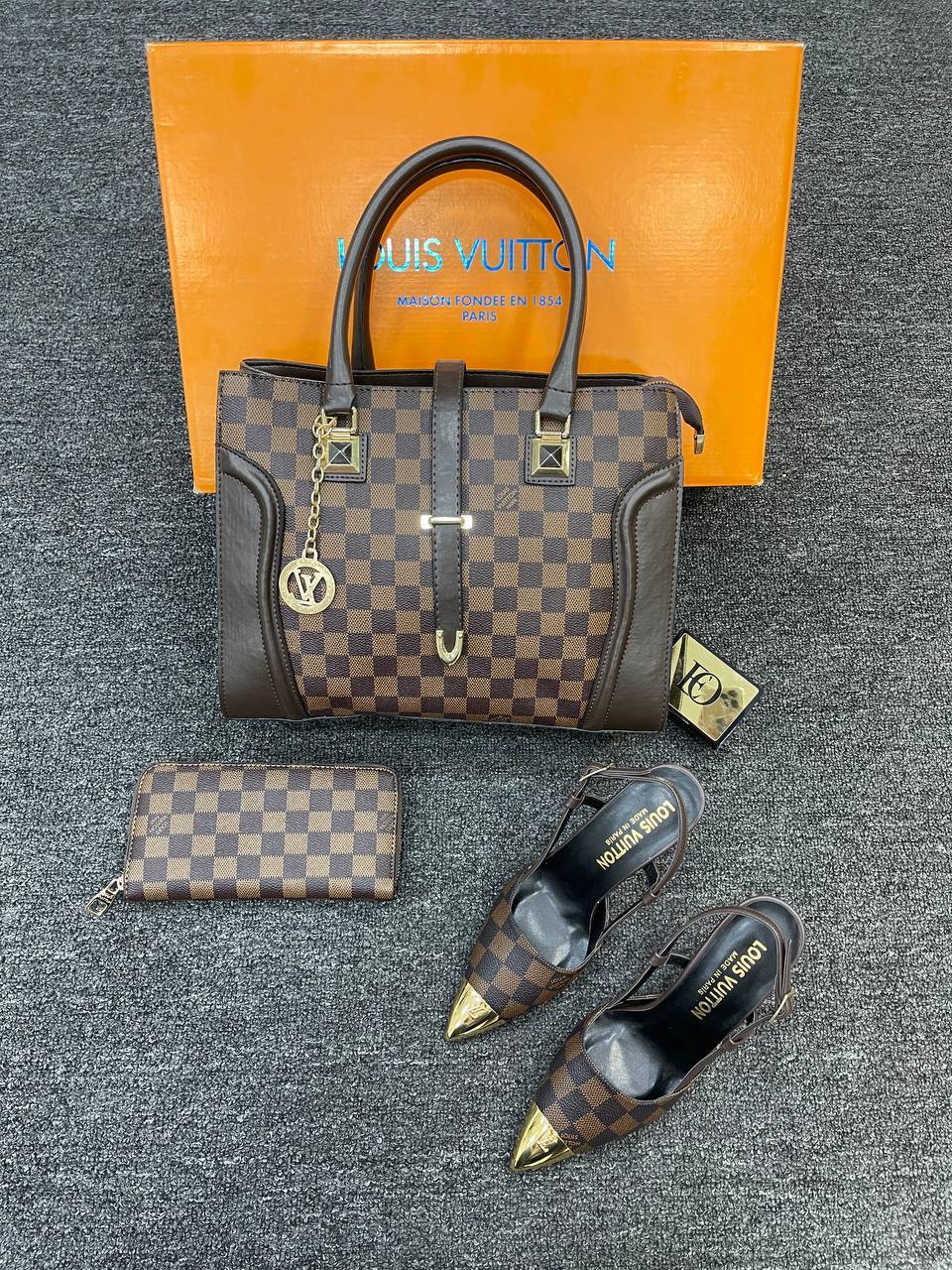 New season pointed lv heeled shoe sets