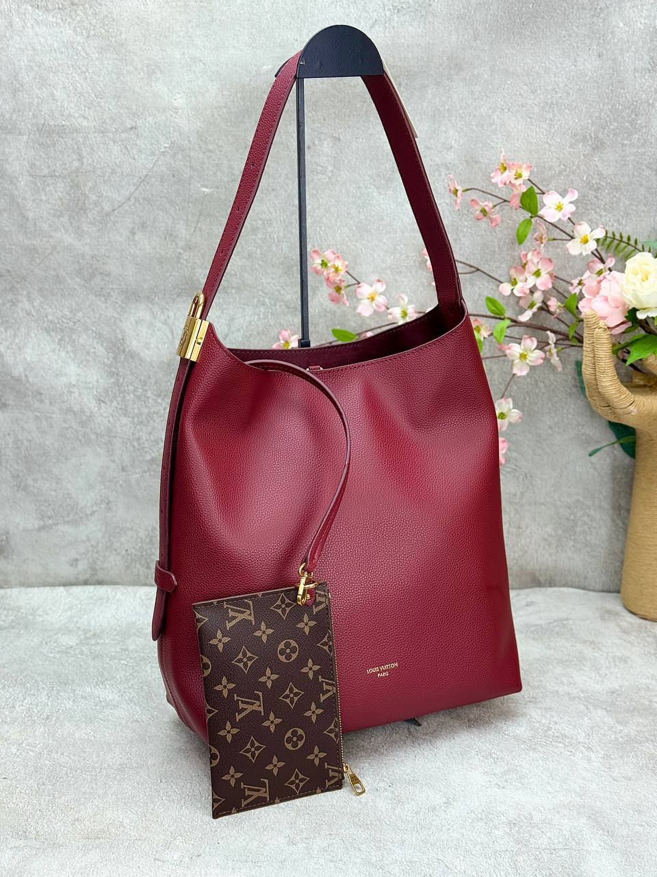 LV Low Key hobo MM
