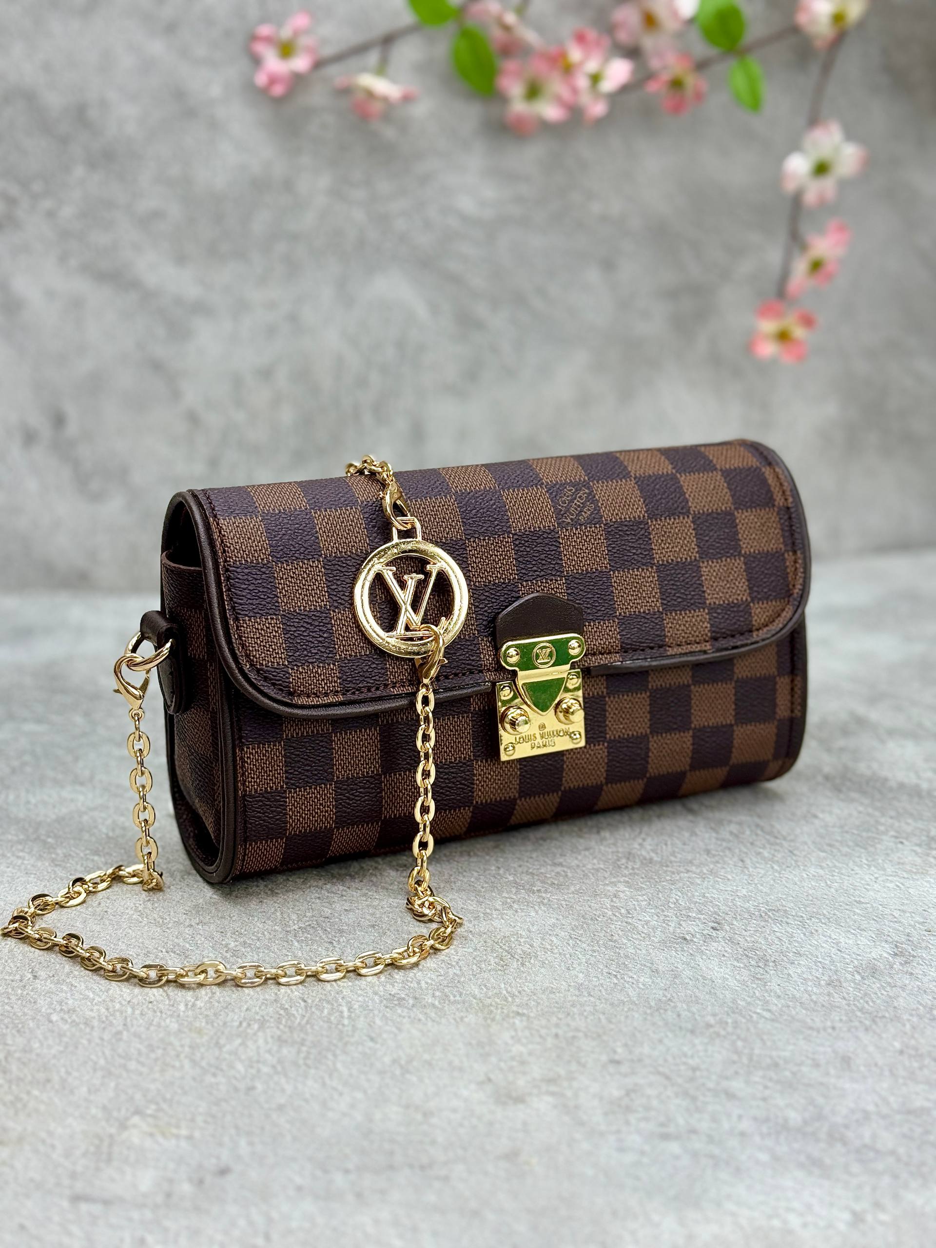LV Pochette Camille