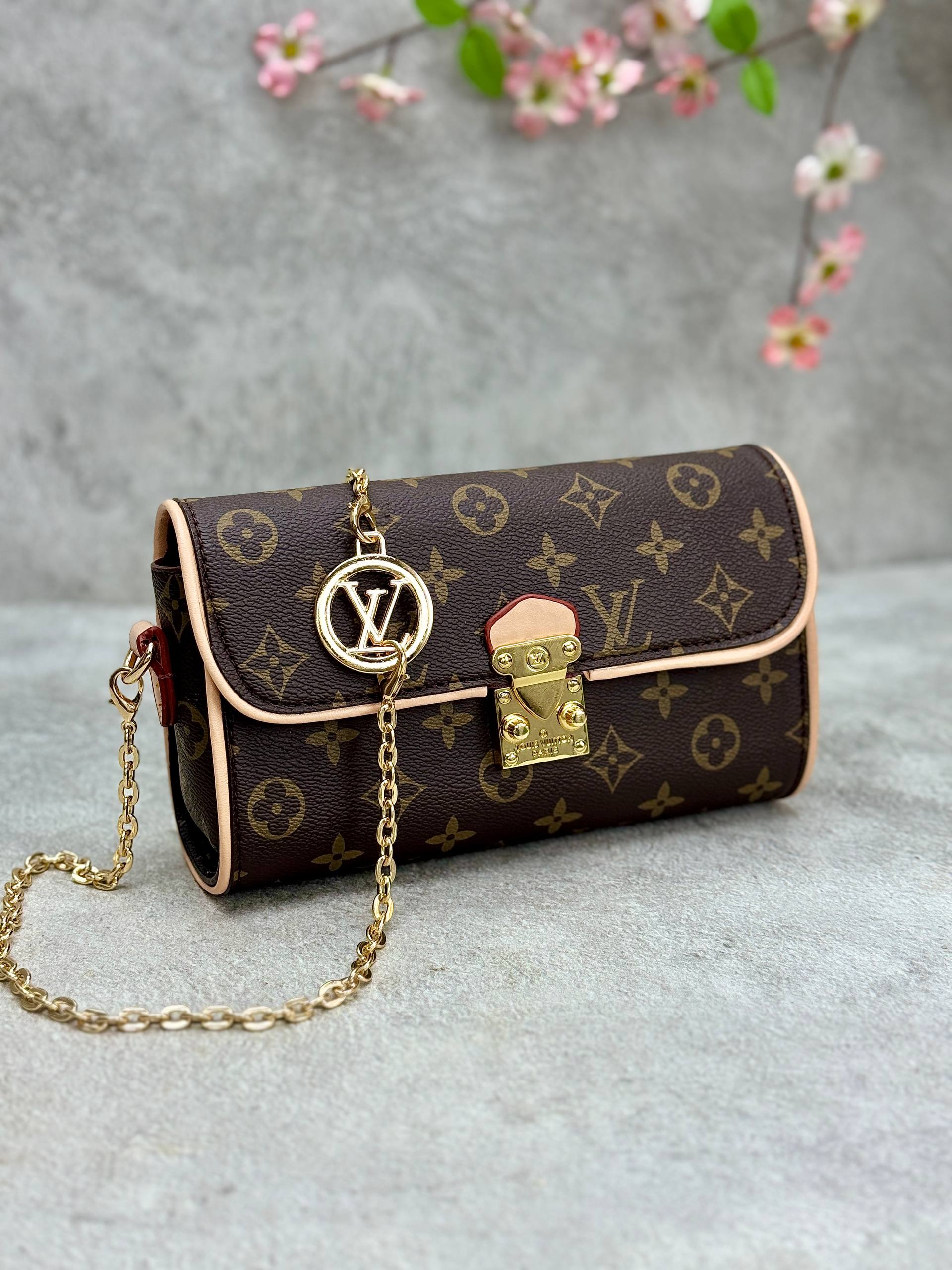 LV Pochette Camille