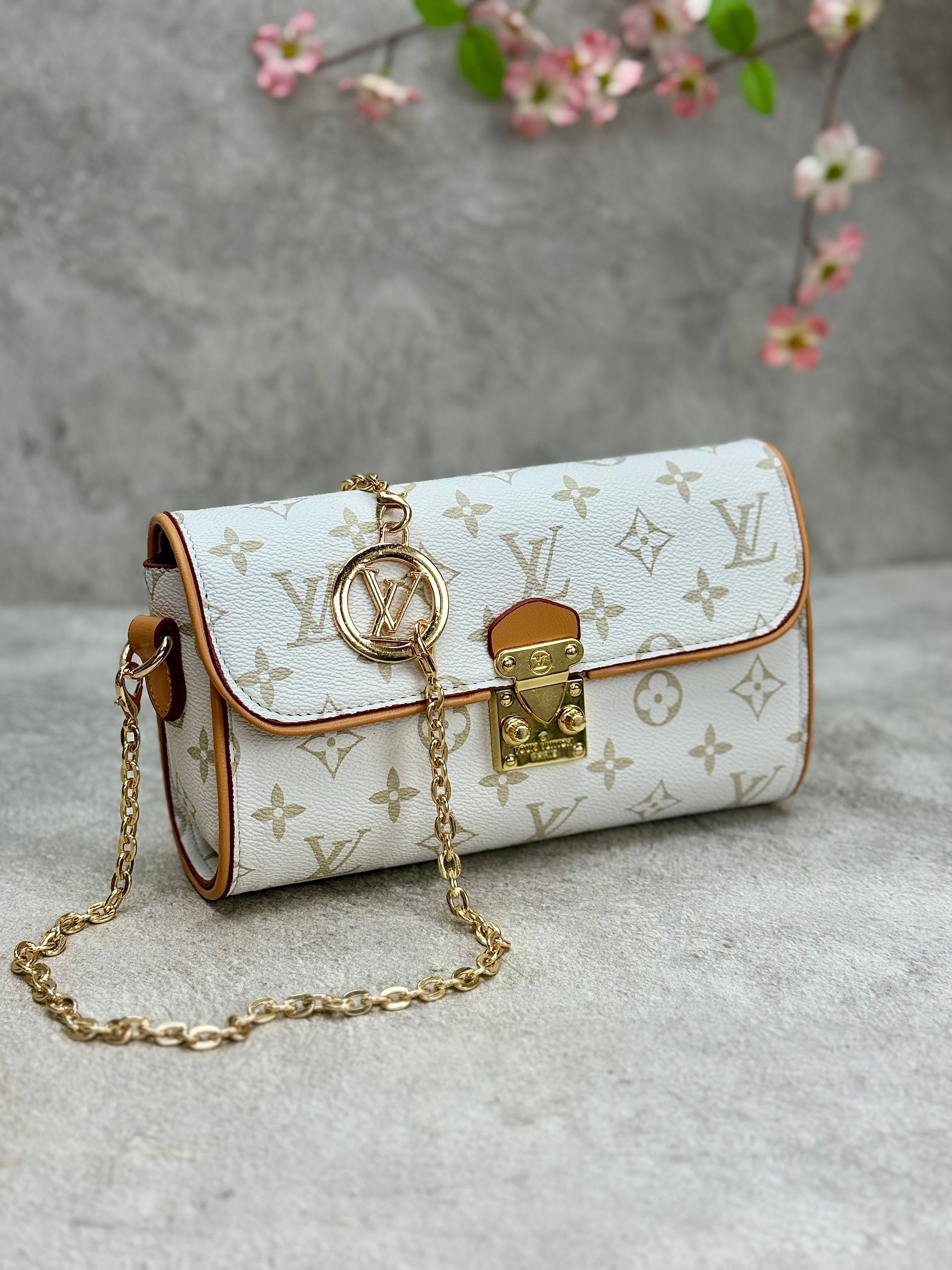 LV Pochette Camille