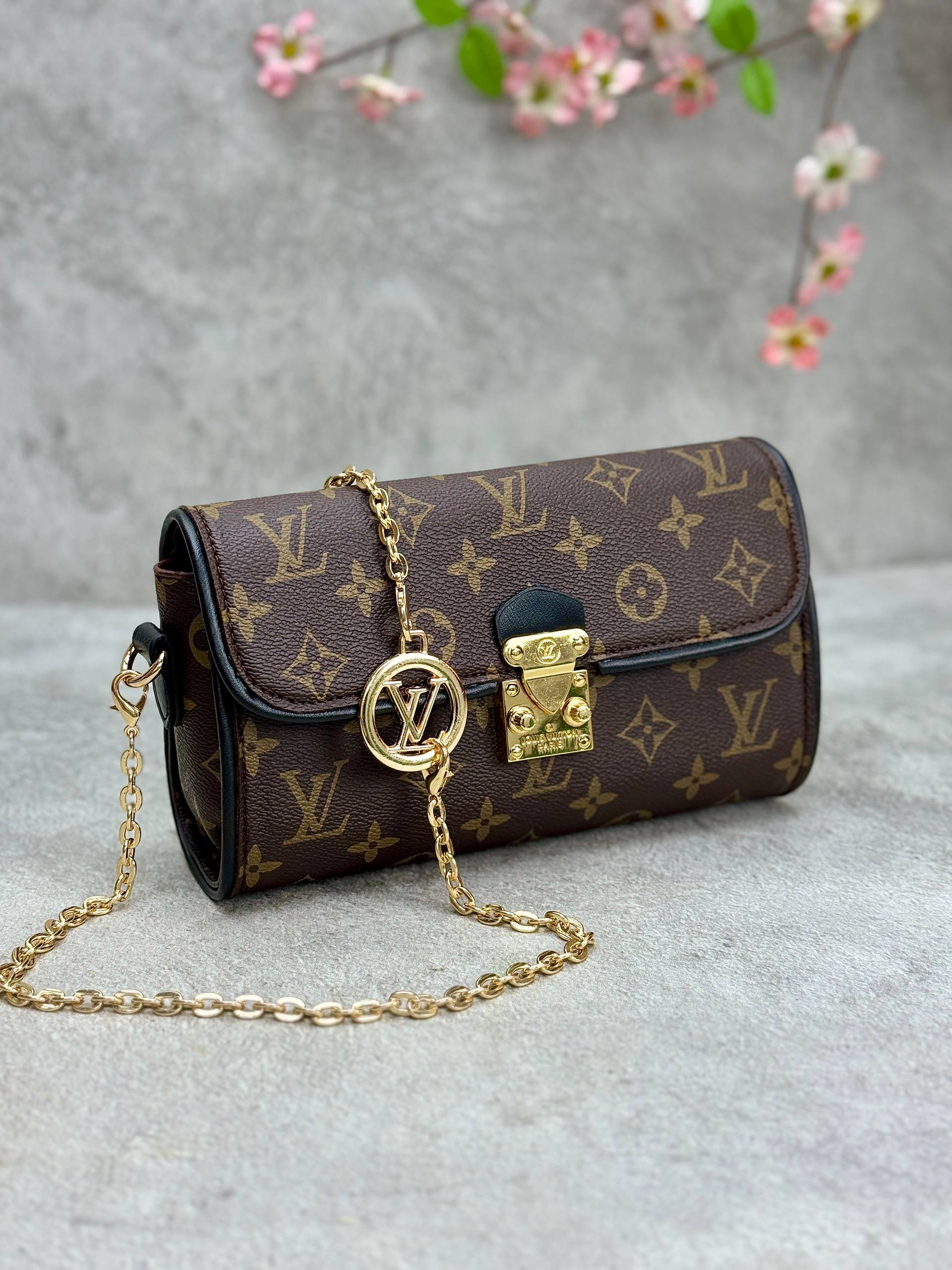 LV Pochette Camille