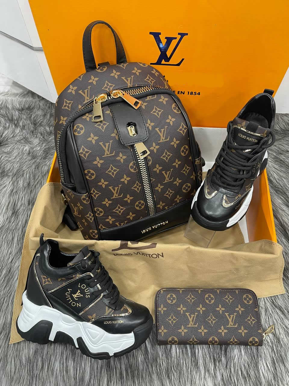 High-soled LV shoe set