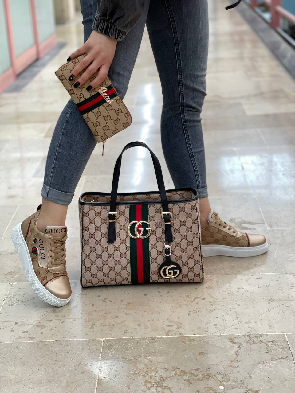 New shoe bag set with GG written on it