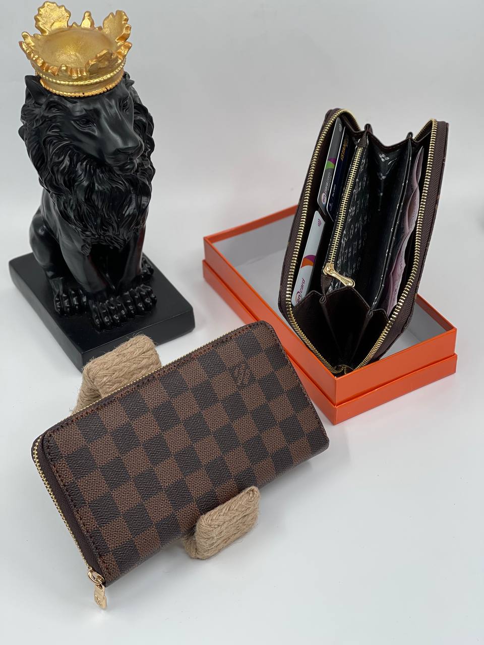 New season LV wallets