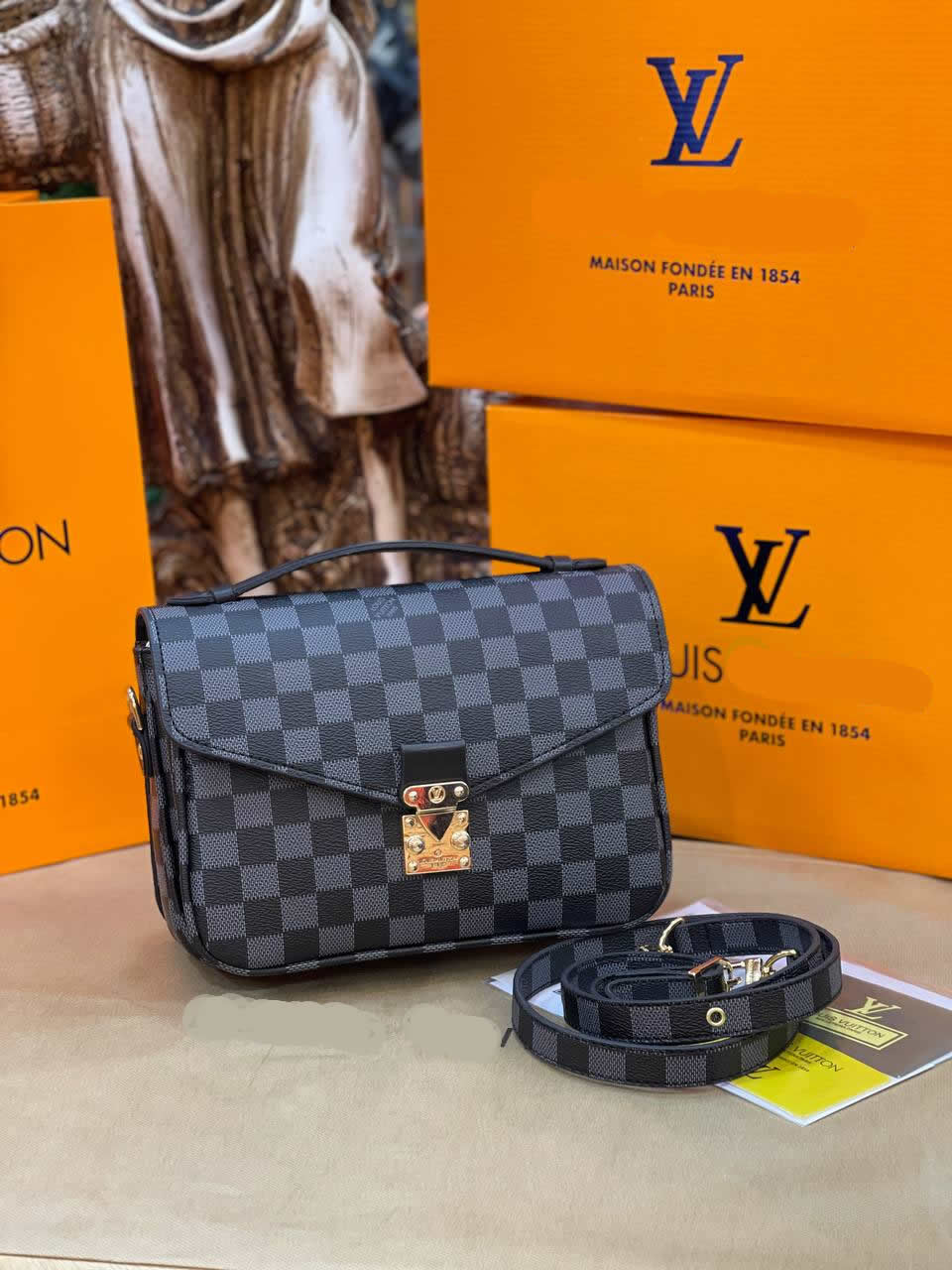 LV POCHETTE METİS