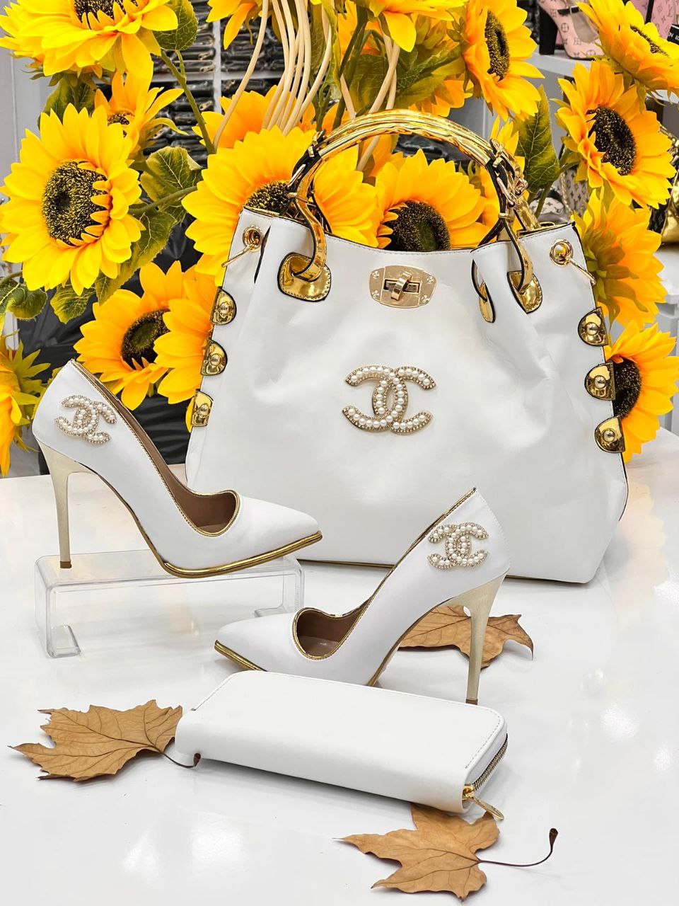 White heeled shoes bag set