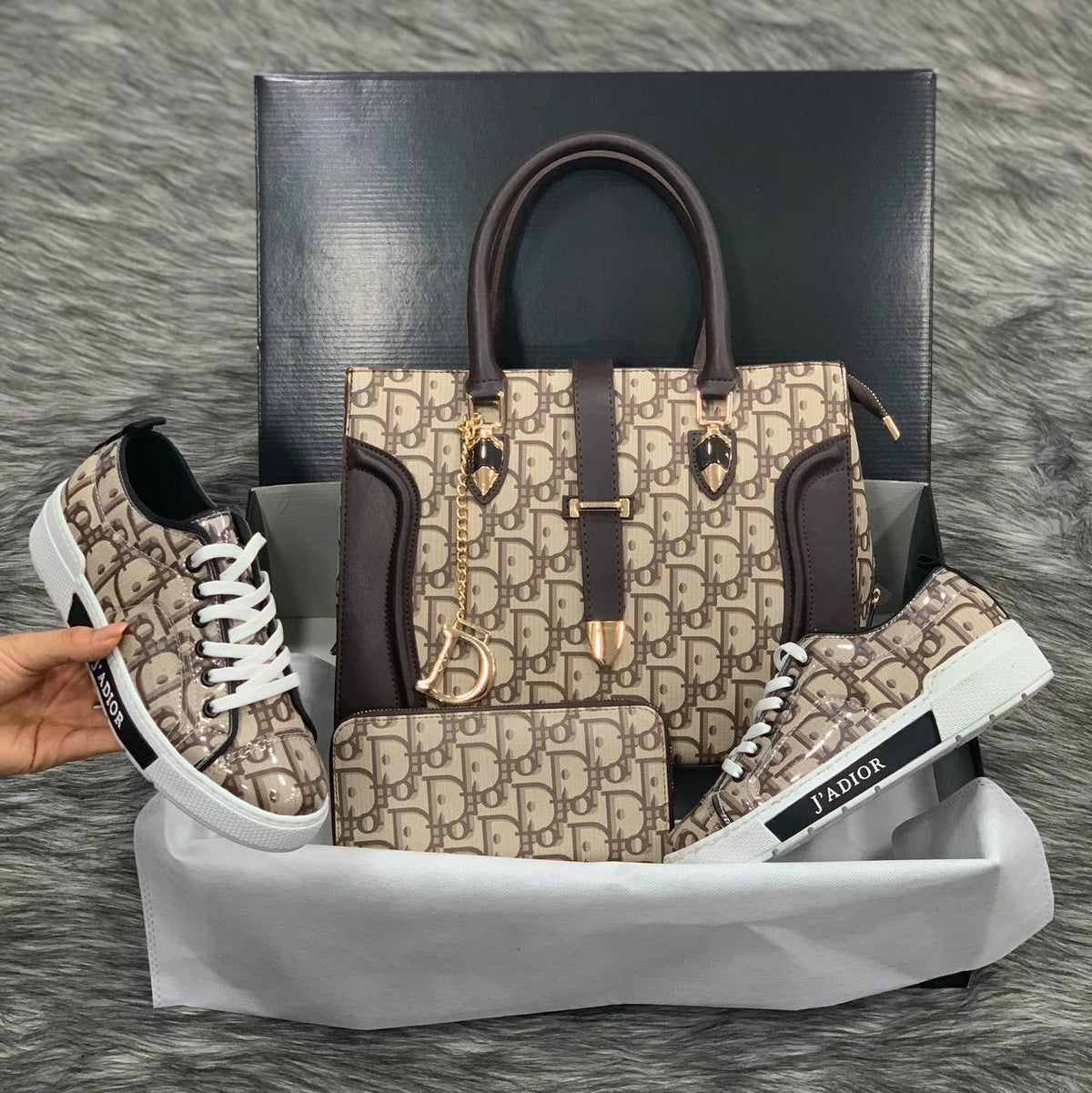 Christian D sneaker bag set