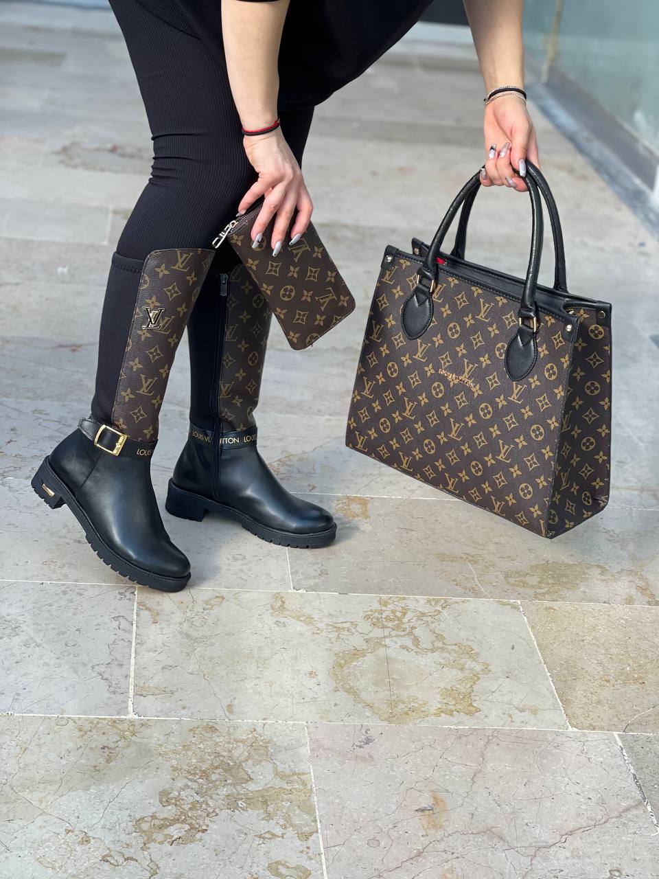 LV short black boot set