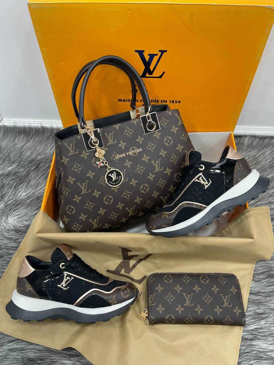 LV brown shoe bag model