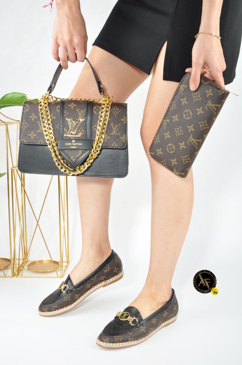 Sandal bag set with LV logo on it