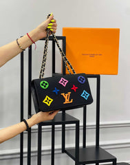 Bag with colored icon on LV