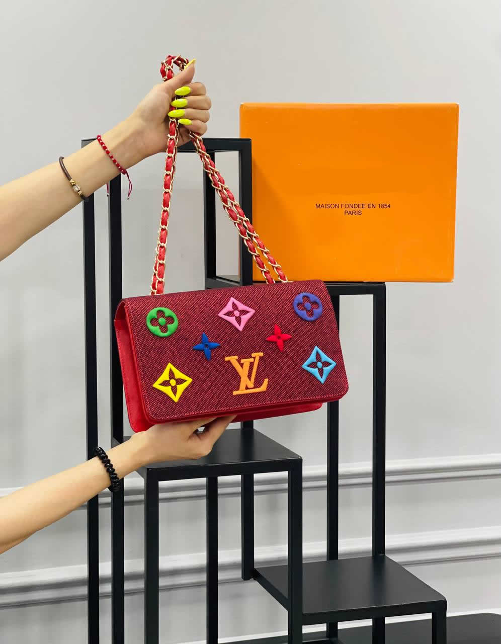 Bag with colored icon on LV