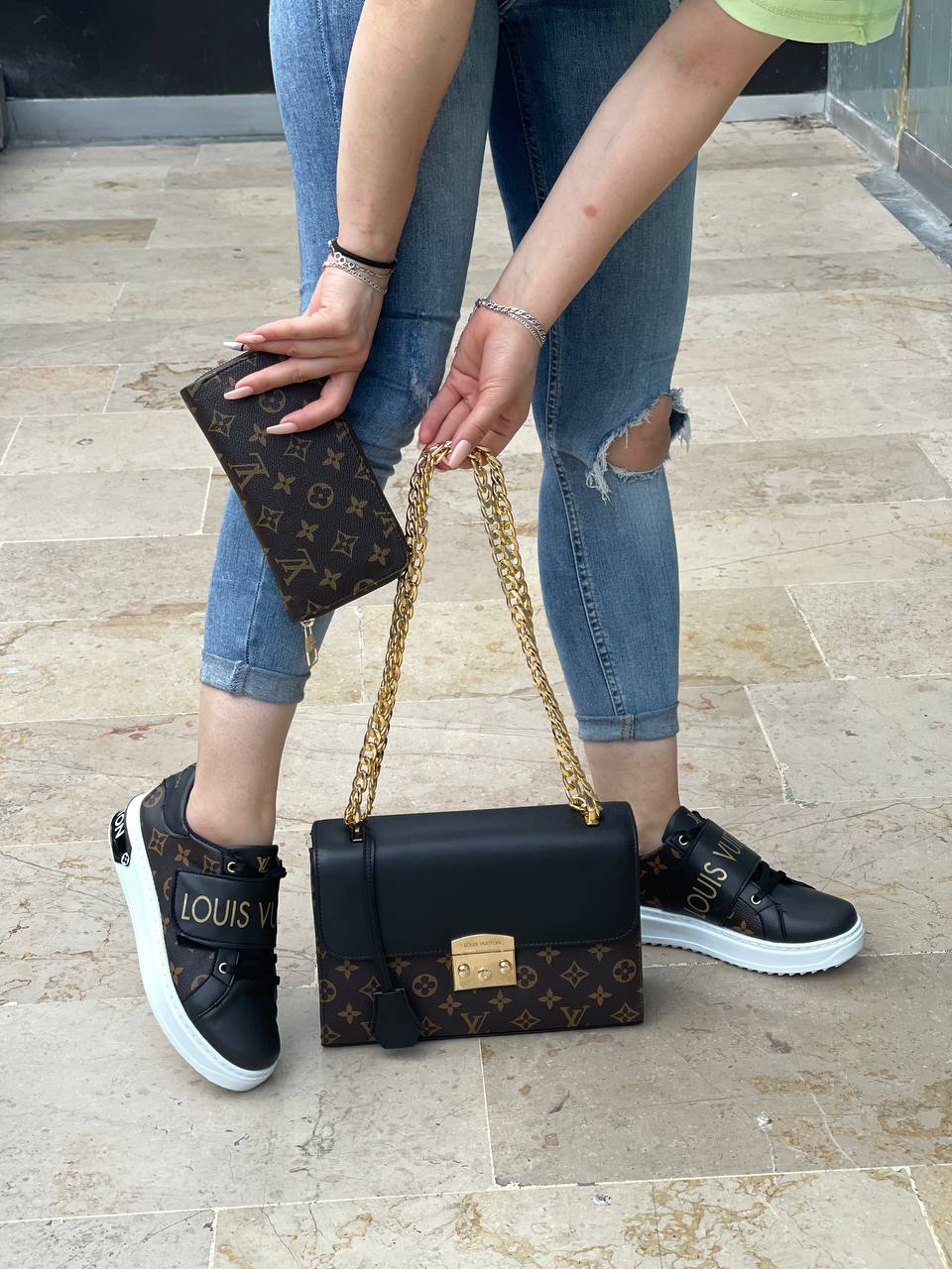 LV band sneaker bag set