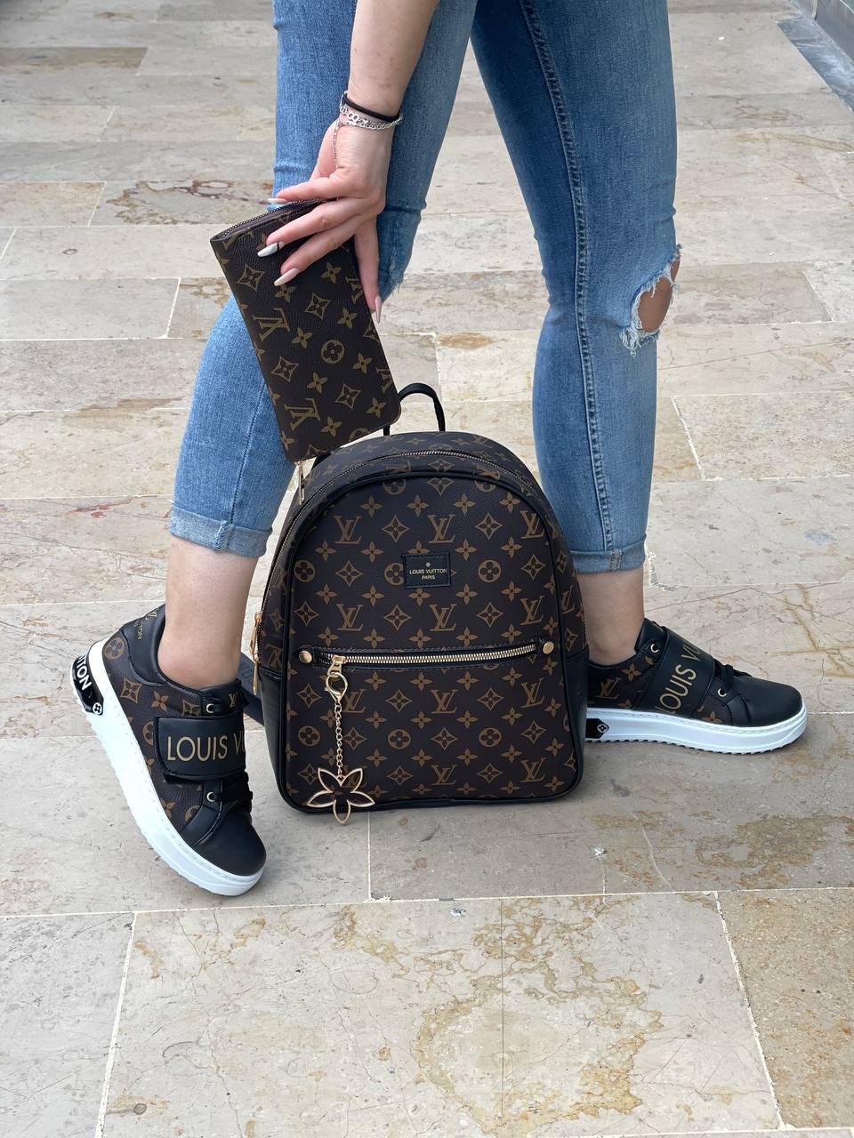 LV band sneaker bag set